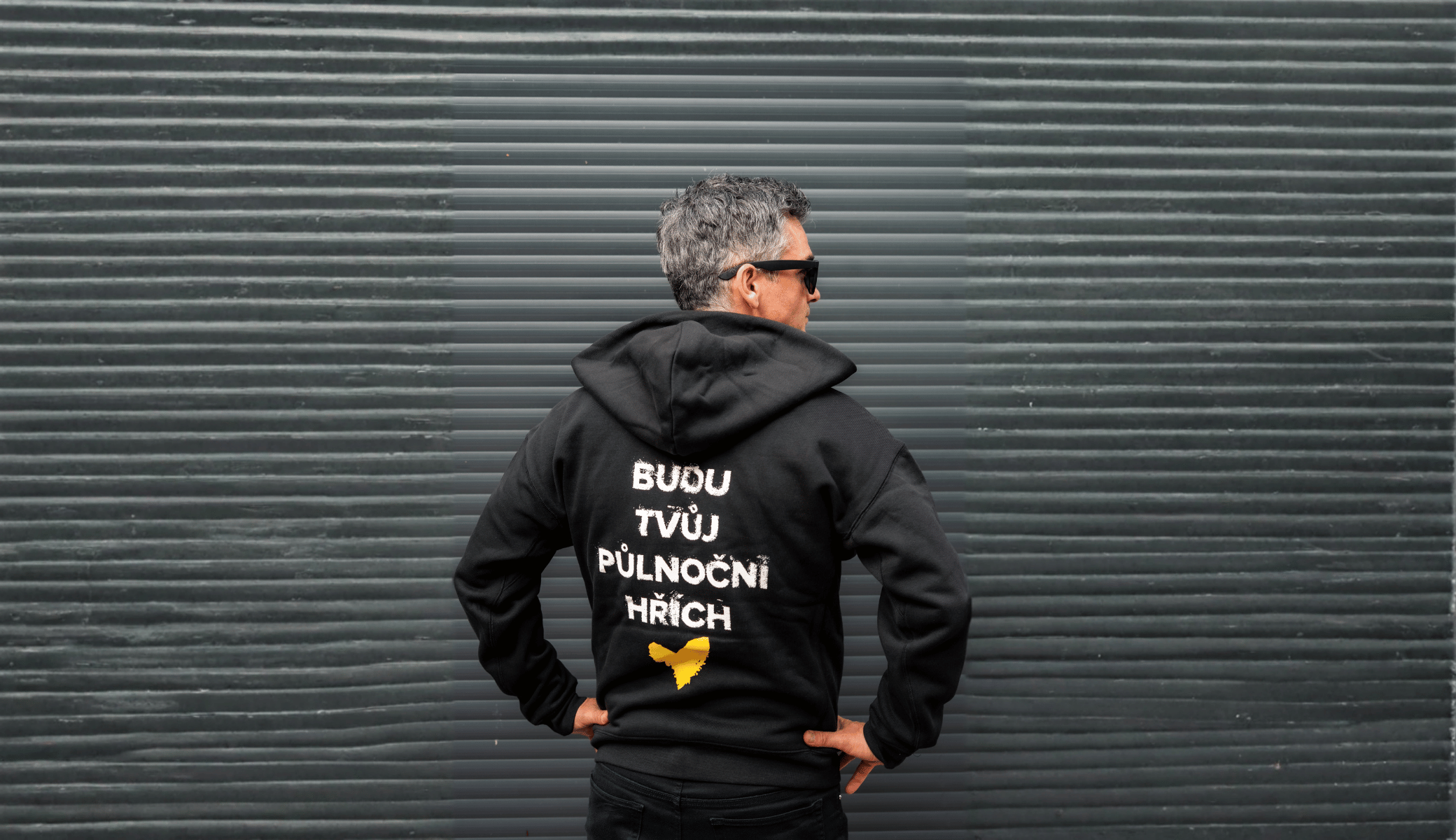 mikina_pulnocnihrich_zada.png